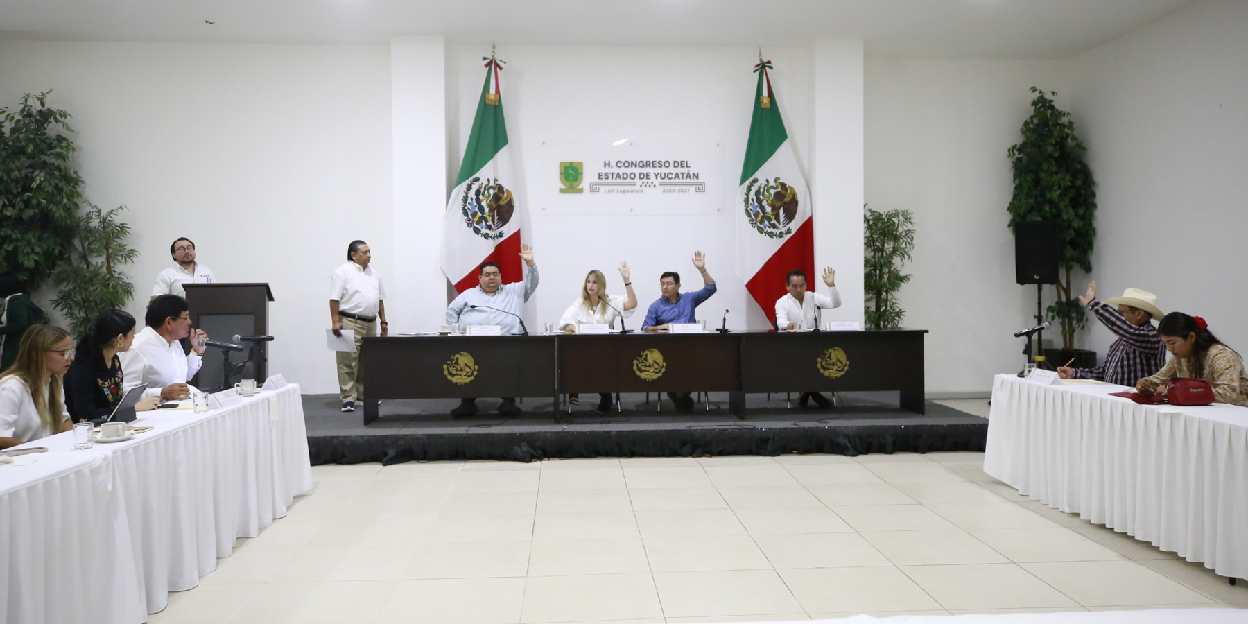 Aprueba Comisión convocatorias para designar titulares de órganos de vigilancia y control