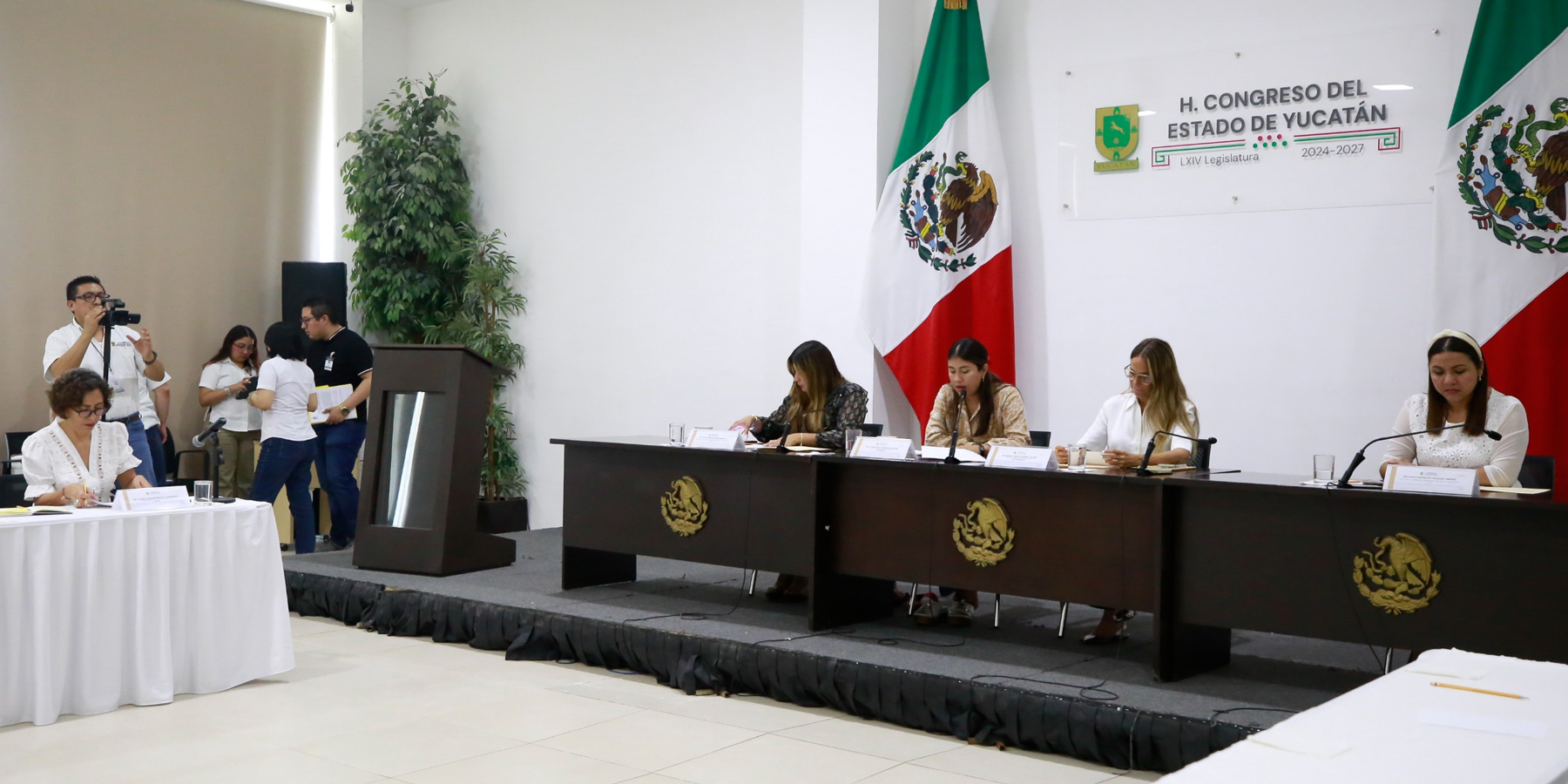 Aprueban proyectos de dictamen en materia de atención materna, salud auditiva y reconocimiento “Refugio Esteves Reyes”