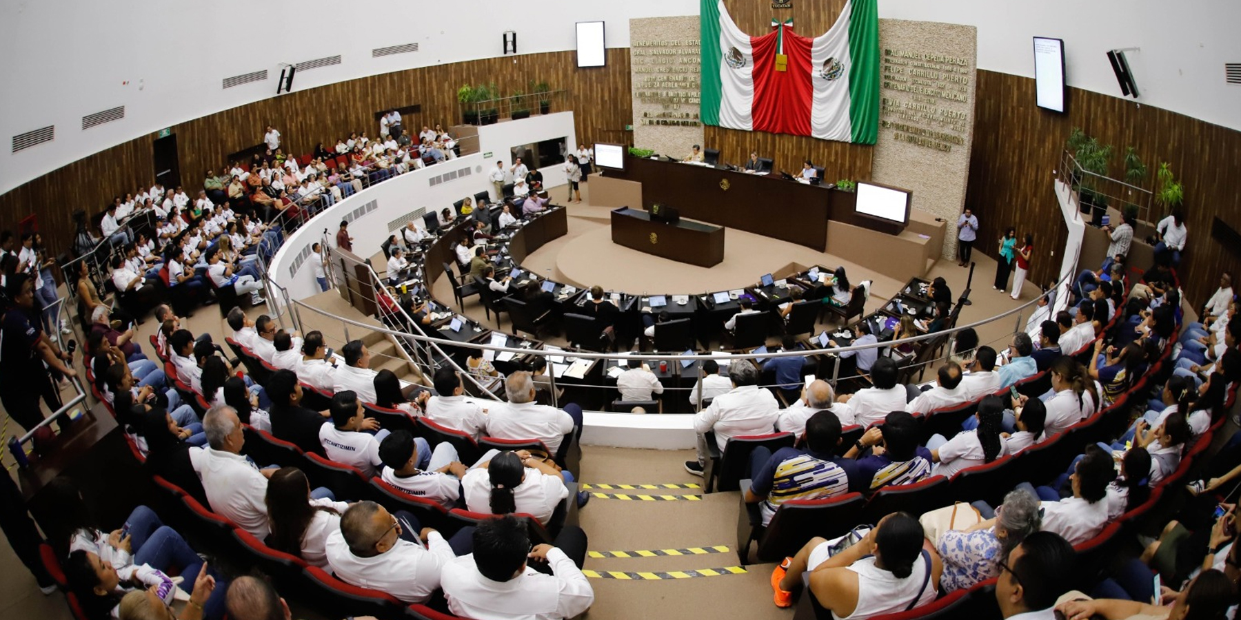 Congreso reconoce la trayectoria de tres instituciones que han marcado la educación y la cultura de Yucatán